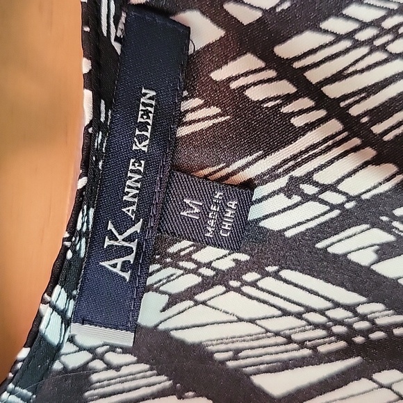 Anne Klein tank blouse size medium - Picture 2 of 4